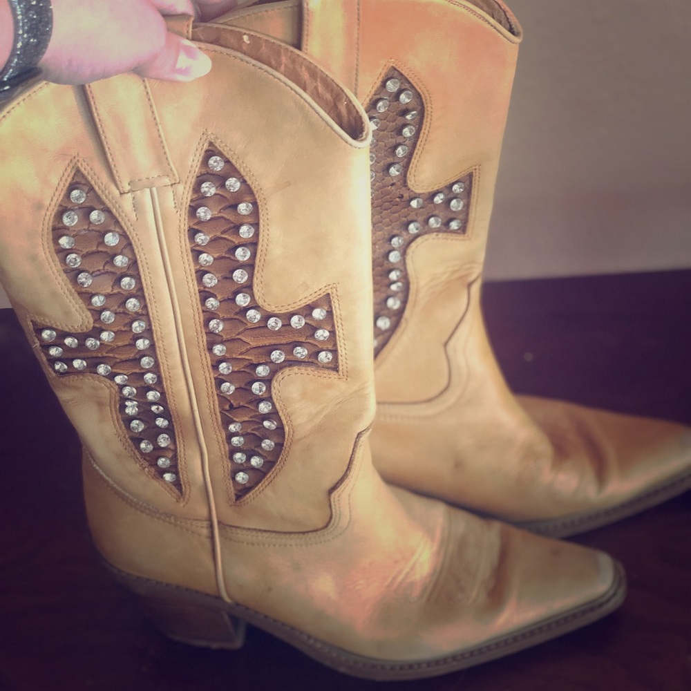 Women cowboy boots